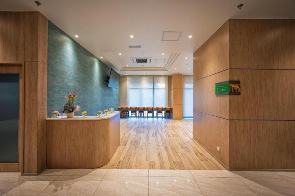 Wishton Hotel Yangon Exterior photo